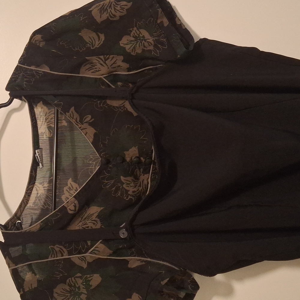 EUC Chic Strapless or The Option Of A Strapped Black Dress